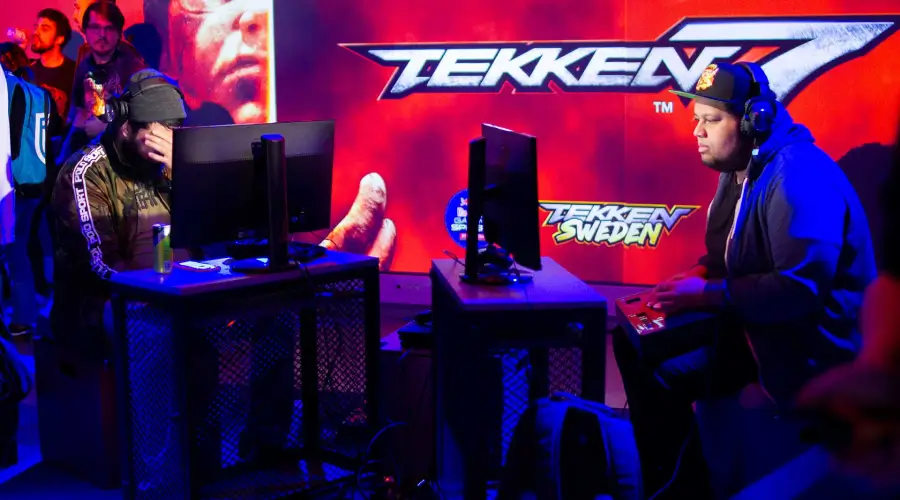 Två spelar möts i Tekken på Inferno Online